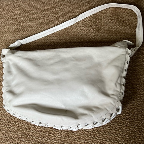 White Chanel Hobo shoulder bag - Picture 6 of 8